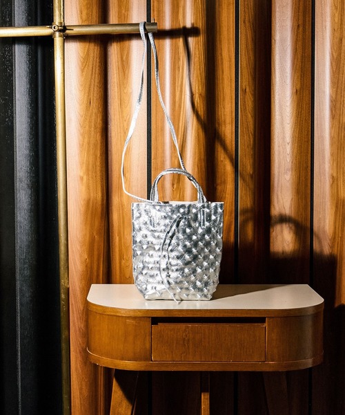 ROSE BUD(ローズバッド)の「(MILLELA FIRENZE)EMBOSSED MINI TOTE(トートバッグ・レディース・ブラック/シルバー・ONE SIZE)」の10枚目の写真
