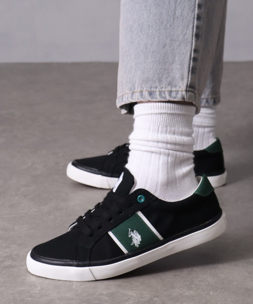 U.S. POLO ASSN.(ユーエスポロアッスン)の「【U.S. POLO ASSN./ユーエスポロアッスン】ワンポイント コートソールスニーカー(スニーカー・メンズ・ホワイト/ブラック・25.5cm/26.5cm/27.5cm/25.0cm/26.0cm/27.0cm/28.0cm)」の1枚目の写真