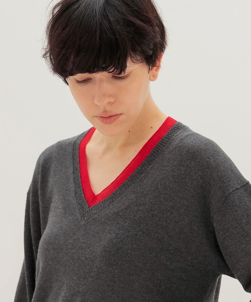 DRESSLAVE（ドレスレイブ）の「layered V neck pullover(レイヤードVネックプルオーバー)（ニット/セーター・レディース・チャコールグレー/イエロー/ベージュ/ライトグレー・38）」の7枚目の写真