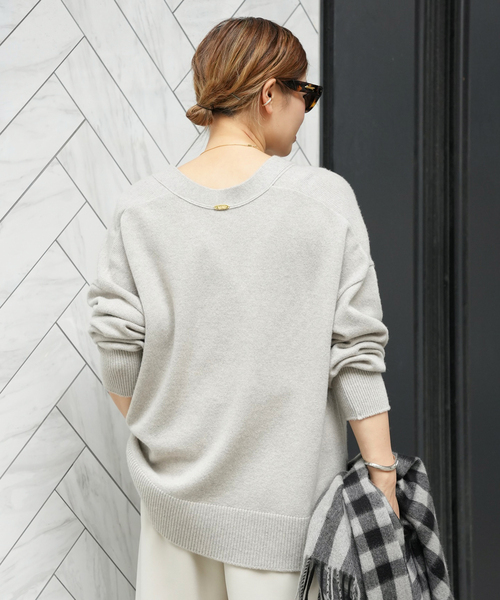 Deuxieme Classe（ドゥーズィエムクラス）の「*追加 OLBIA Vネック プルオーバー（ニット/セーター・レディース・ブラック/ベージュ・FREE）」の16枚目の写真