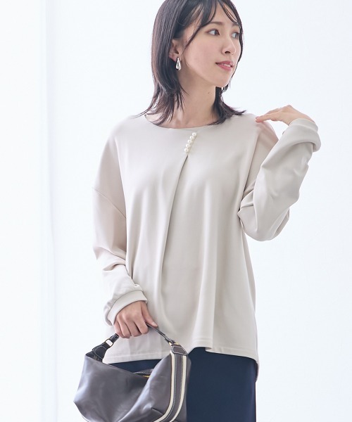 slattgir(スラットジール)の「高身長 マシュマロ裏起毛パール付タックデザインプルオーバー(トールサイズ)(Tシャツ/カットソー・レディース・チャコール/ブラック/ベージュ・TLL/TL/TM)」の1枚目の写真