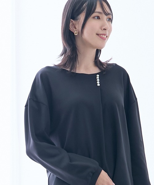 slattgir(スラットジール)の「高身長 マシュマロ裏起毛パール付タックデザインプルオーバー(トールサイズ)(Tシャツ/カットソー・レディース・チャコール/ブラック/ベージュ・TLL/TL/TM)」の2枚目の写真