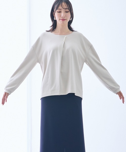 slattgir(スラットジール)の「高身長 マシュマロ裏起毛パール付タックデザインプルオーバー(トールサイズ)(Tシャツ/カットソー・レディース・チャコール/ブラック/ベージュ・TLL/TL/TM)」の13枚目の写真