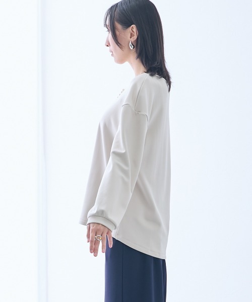 slattgir(スラットジール)の「高身長 マシュマロ裏起毛パール付タックデザインプルオーバー(トールサイズ)(Tシャツ/カットソー・レディース・チャコール/ブラック/ベージュ・TLL/TL/TM)」の14枚目の写真