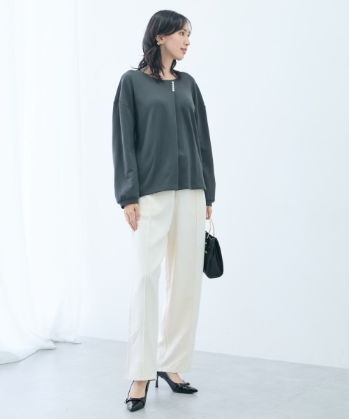 slattgir(スラットジール)の「高身長 マシュマロ裏起毛パール付タックデザインプルオーバー(トールサイズ)(Tシャツ/カットソー・レディース・チャコール/ブラック/ベージュ・TLL/TL/TM)」の7枚目の写真