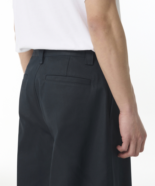 MUSINSA STANDARD（ムシンサスタンダード）の「ヘビーウェイト CP ワンタック ロングバミューダパンツ [ネイビー]（その他パンツ・メンズ・その他・28/29/32/30/31/33/26/27/40/38/42/36/34）」の5枚目の写真
