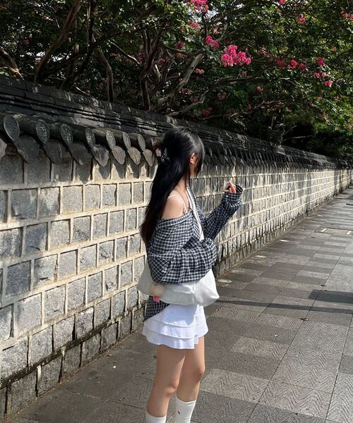 YOUHEE(ユヒ)の「EYELET FRILL DRESS WHITE(ワンピース・レディース・その他・FREE)」の4枚目の写真