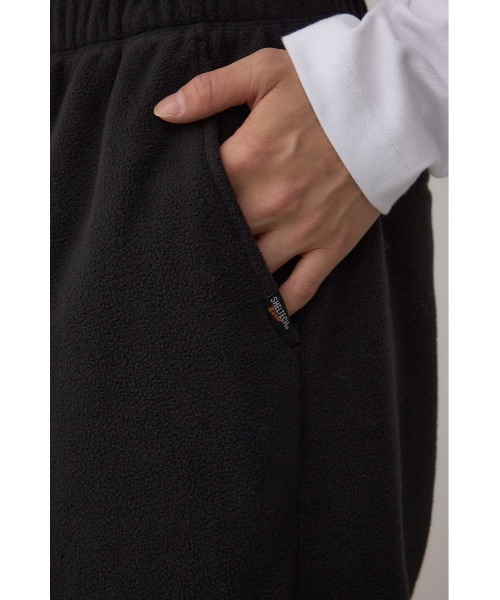 AZUL by moussy（アズールバイマウジー）の「SHELTECH マイクロフリースパンツ（スウェットパンツ・メンズ・ブラック/グレー・LARGE/MEDIUM）」の13枚目の写真