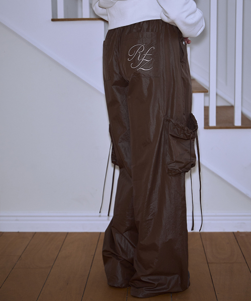 ROSEFRANTZ（ロゼフランツ）の「Two-way String Wide Pants [Brown]（スウェットパンツ・レディース・オリーブ・FREE）」の3枚目の写真