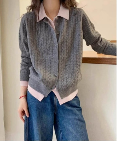 AMELY（エミリー）の「レイヤード風バイカラーニットカーディガン（カーディガン/ボレロ・レディース・チャコール/ネイビー/ブラウン/グレー・フリー）」の5枚目の写真