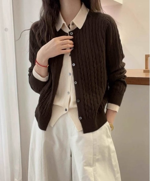 AMELY（エミリー）の「レイヤード風バイカラーニットカーディガン（カーディガン/ボレロ・レディース・チャコール/ネイビー/ブラウン/グレー・フリー）」の14枚目の写真