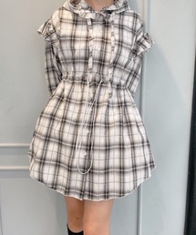 lilLilly（リルリリー）の「チェックフリルフーディーワンピース（ワンピース）」