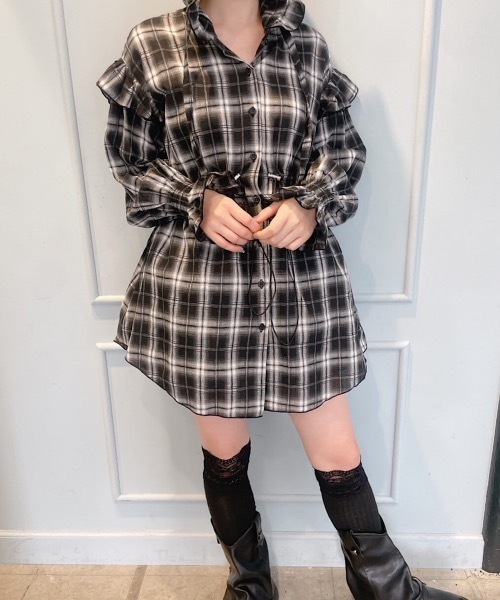 lilLilly（リルリリー）の「チェックフリルフーディーワンピース（ワンピース・レディース・ブラック/ホワイト・FREE）」の4枚目の写真