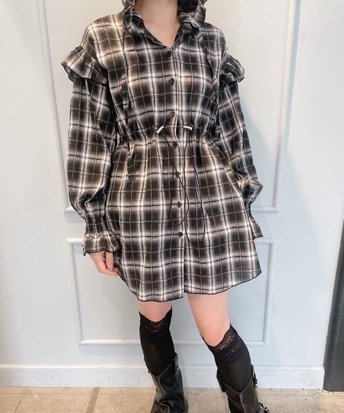 lilLilly（リルリリー）の「チェックフリルフーディーワンピース（ワンピース・レディース・ブラック/ホワイト・FREE）」の5枚目の写真