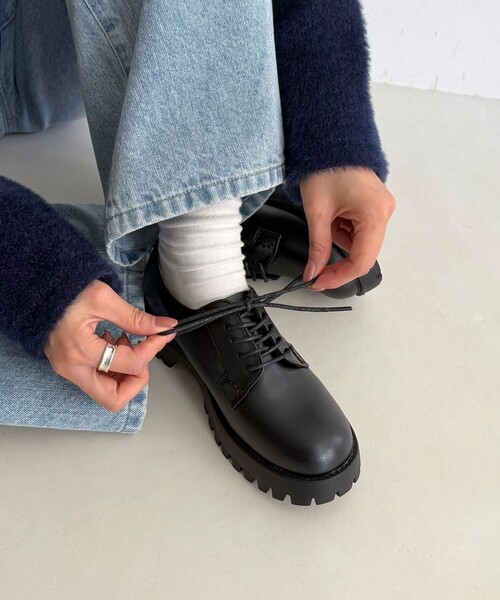 fredy emue(フレディエミュ)の「マニッシュレースアップシューズ(その他シューズ・レディース・ブラック・S/M/L)」の1枚目の写真