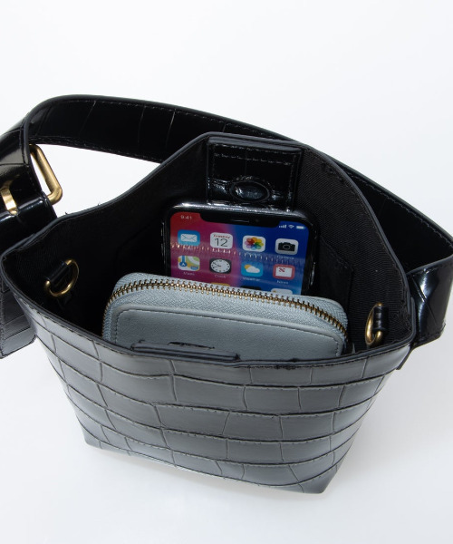 cache cache(カシュ カシュ)の「カシュカシュ cachechche / クロコ型押し2wayミニショルダー(ショルダーバッグ・レディース・ブラウン/ワインレッド/チョコ/ブラック・FREE)」の10枚目の写真