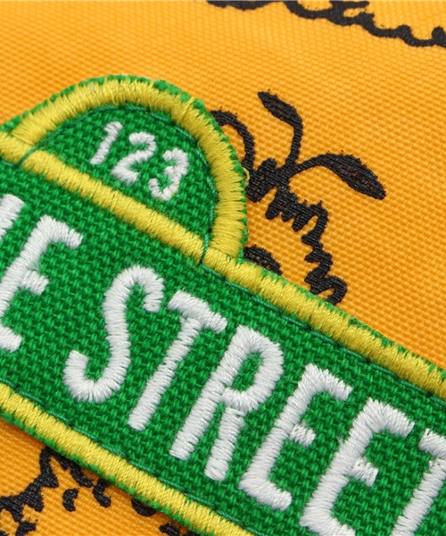 One deux boo（ワンドゥーブー）の「SESAME STREET バックパック（バックパック/リュック・キッズ・カラフル・MEDIUM/LARGE/SMALL）」の4枚目の写真