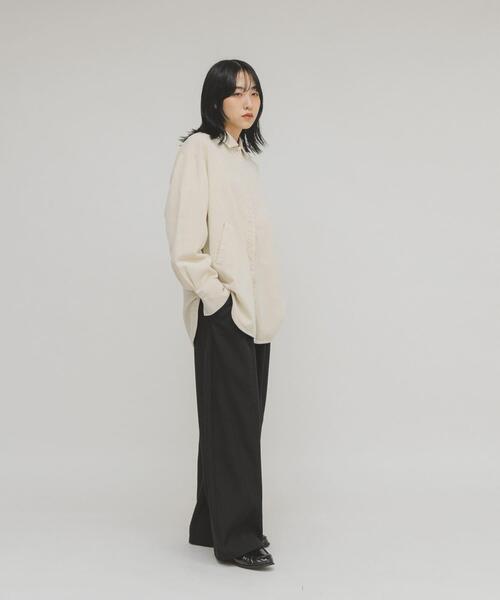 KBF(ケイビーエフ)の「コーデュロイシャツ(シャツ/ブラウス・レディース・アイボリー/ネイビー・ONE)」の7枚目の写真