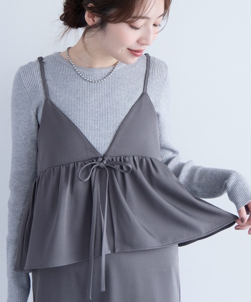 coca(coca)(コカ)の「ペプラムキャミソールワンピース(ワンピース・レディース・ブラック/チャコール・L/M/S)」の4枚目の写真