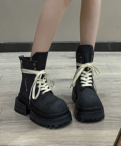 shoes365（シューズスリーシックスファイヴ）の「厚底シューレースブーツ（ブーツ・レディース・チョコ/ブラック/ブラウン・23.0cm/23.5cm/24.0cm/24.5cm/25.0cm）」の2枚目の写真