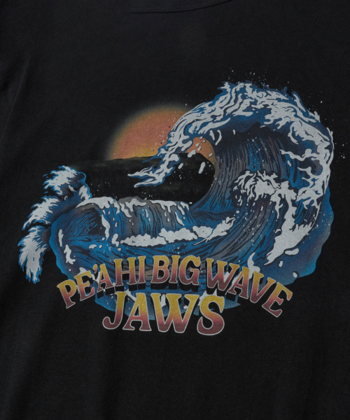 OUTSTANDING（アウトスタンディング）の「VSC TEE(ピーヒ ビッグウェーブ)_ブラック（Tシャツ/カットソー・レディース・その他・MEDIUM/SMALL）」の7枚目の写真