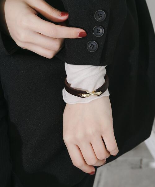 SMELLY(スメリー)の「レザーフックブレスレット(ブレスレット・レディース・ゴールド系その他・-)」の3枚目の写真