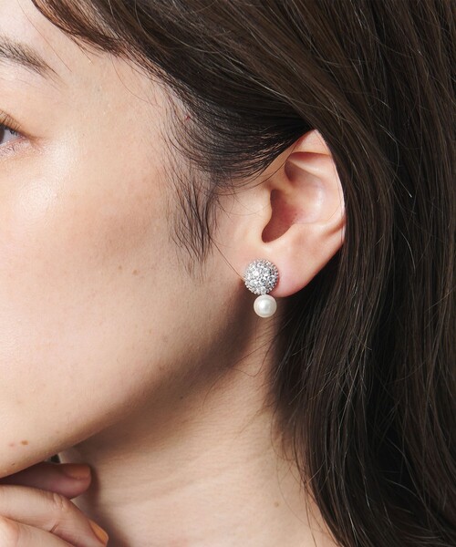 UNITED ARROWS(ユナイテッドアローズ)の「パヴェボール&イミテーションパール イヤリング(イヤリング・レディース・シルバー/ゴールド・FREE)」の2枚目の写真