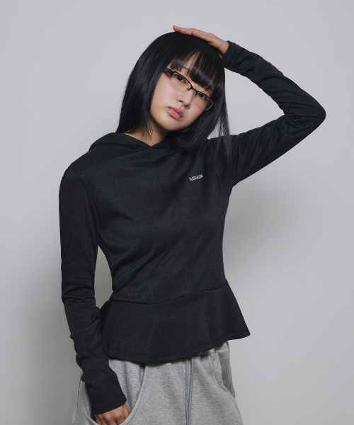 SLEEKGLOW（スリック グロウ）の「フレアシャーリングフードニットTシャツ[チャコール]（パーカー・レディース・その他・FREE）」の2枚目の写真