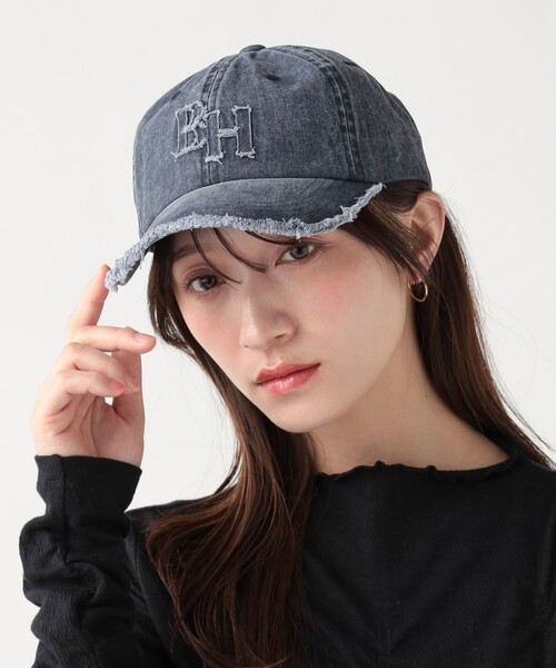 BEAMS HEART(ビームスハート)の「ピグメント ロゴ キャップ(キャップ・レディース・ネイビー/ブラック・ONE SIZE)」の3枚目の写真
