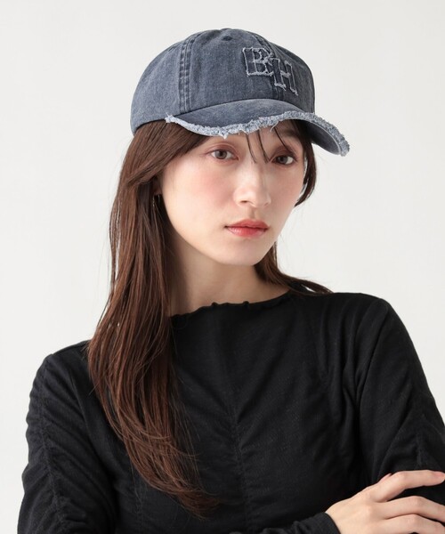 BEAMS HEART(ビームスハート)の「ピグメント ロゴ キャップ(キャップ・レディース・ネイビー/ブラック・ONE SIZE)」の4枚目の写真
