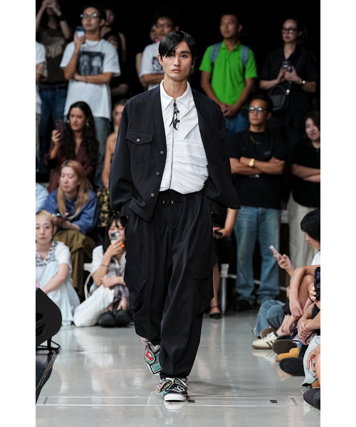 yoshiokubo(ヨシオクボ)の「yoshiokubo ヨシオクボ / BIG POCKET PANT ビッグポケットワイドテーパードパンツ / YKS26401(その他パンツ・メンズ・ブラック・3/2)」の3枚目の写真