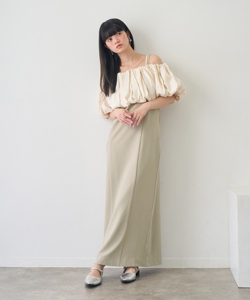 NOGLE(ノグル)の「【NOGLE/ノグル】2wayオフショルフリルワンピース(ワンピース・レディース・グレイッシュベージュ/ブラック系/グレー系・S/M)」の3枚目の写真