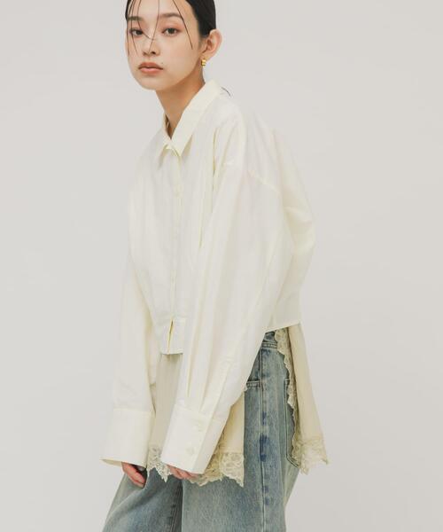 KBF（ケイビーエフ）の「タックヘムクロップドシャツ（シャツ/ブラウス・レディース・アイボリー/ライトブルー/チャコールグレー・ONE）」の6枚目の写真