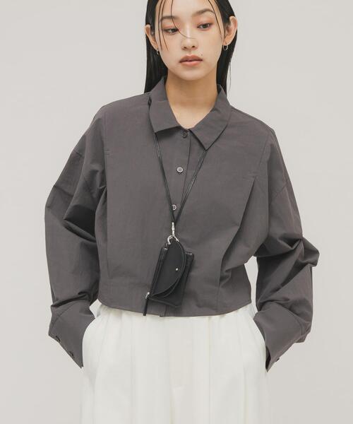 KBF（ケイビーエフ）の「タックヘムクロップドシャツ（シャツ/ブラウス・レディース・アイボリー/ライトブルー/チャコールグレー・ONE）」の22枚目の写真