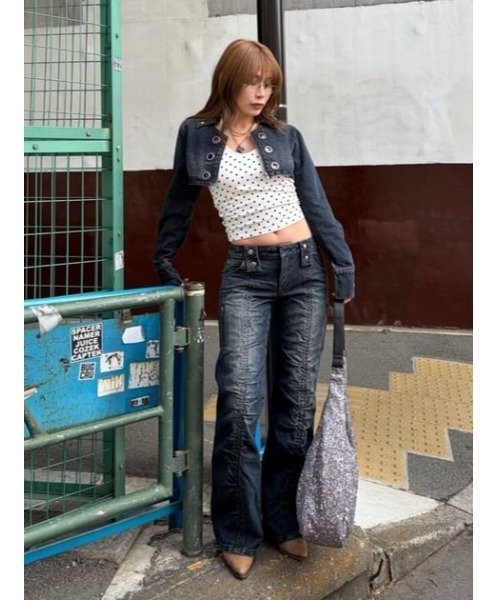 LAGUA GEM（ラグアジェム）の「CROPPED EYELET DENIM ジャケット（デニムジャケット・レディース・ブラック/ブルー・SMALL/MEDIUM）」の19枚目の写真
