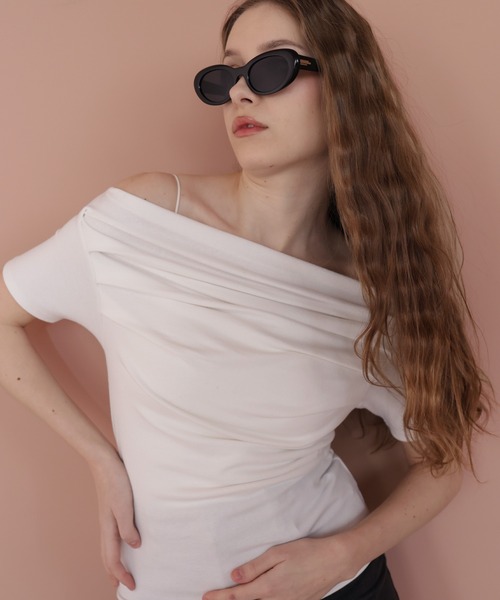 Mili affinity(ミリアフィニティー)の「オフショルギャザータック半袖プルオーバー(Tシャツ/カットソー・レディース・杢グレー/ピンク/オフホワイト・FREE)」の1枚目の写真