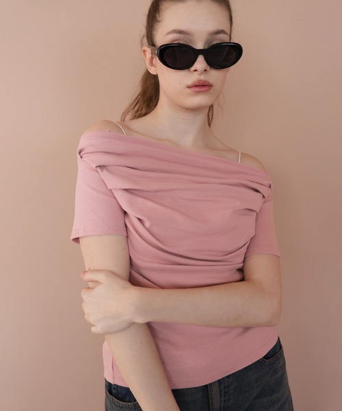 Mili affinity(ミリアフィニティー)の「オフショルギャザータック半袖プルオーバー(Tシャツ/カットソー・レディース・杢グレー/ピンク/オフホワイト・FREE)」の3枚目の写真