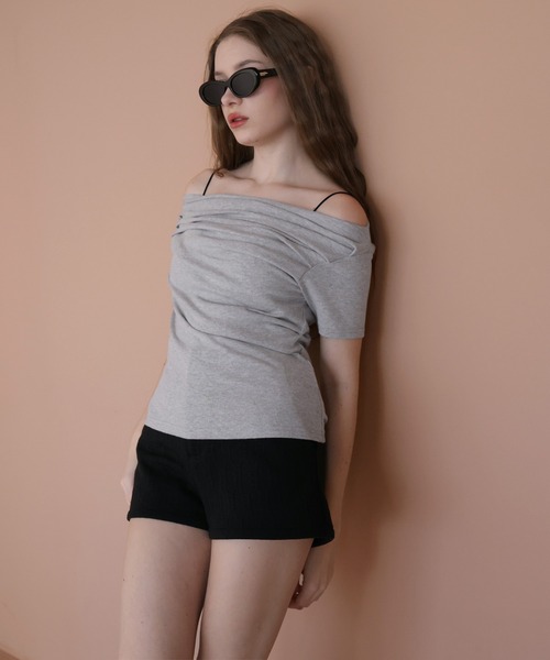 Mili affinity(ミリアフィニティー)の「オフショルギャザータック半袖プルオーバー(Tシャツ/カットソー・レディース・杢グレー/ピンク/オフホワイト・FREE)」の9枚目の写真