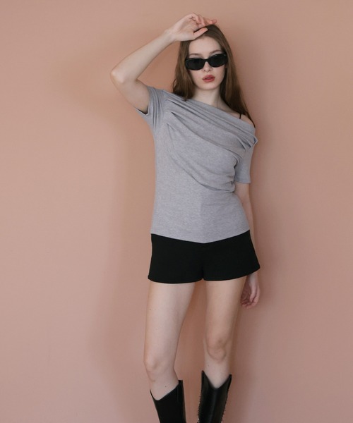 Mili affinity(ミリアフィニティー)の「オフショルギャザータック半袖プルオーバー(Tシャツ/カットソー・レディース・杢グレー/ピンク/オフホワイト・FREE)」の12枚目の写真