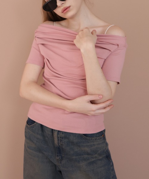 Mili affinity(ミリアフィニティー)の「オフショルギャザータック半袖プルオーバー(Tシャツ/カットソー・レディース・杢グレー/ピンク/オフホワイト・FREE)」の7枚目の写真