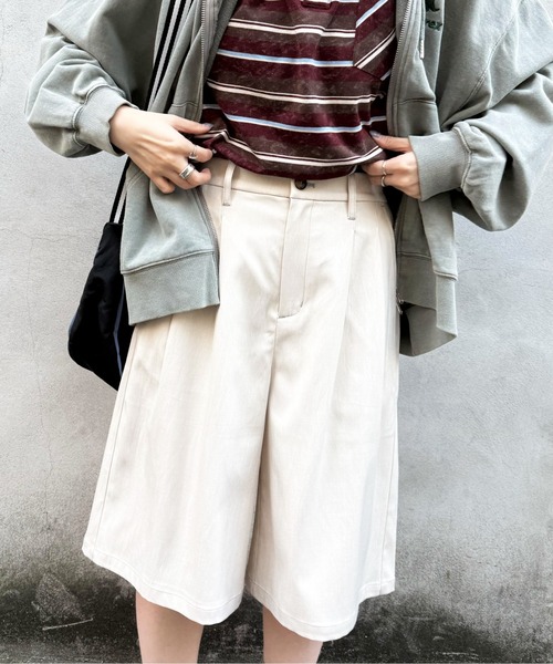 DOUBLE NAME（ダブルネーム）の「配色ステッチタックバミューダパンツ（その他パンツ・レディース・オフホワイト/グレー・FREE）」の6枚目の写真