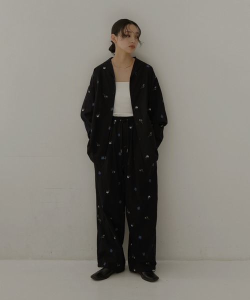 hellam（へラム）の「配色刺繍オープンカラーシャツ（シャツ/ブラウス・レディース・ブラック/ホワイト・FREE）」の7枚目の写真