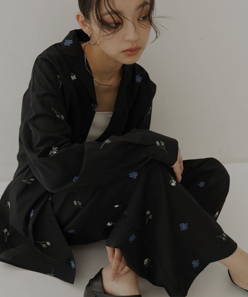 hellam（へラム）の「配色刺繍オープンカラーシャツ（シャツ/ブラウス・レディース・ブラック/ホワイト・FREE）」の13枚目の写真