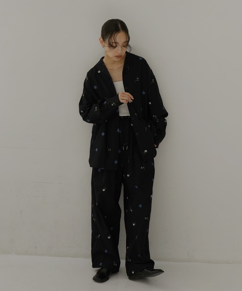 hellam（へラム）の「配色刺繍オープンカラーシャツ（シャツ/ブラウス・レディース・ブラック/ホワイト・FREE）」の14枚目の写真