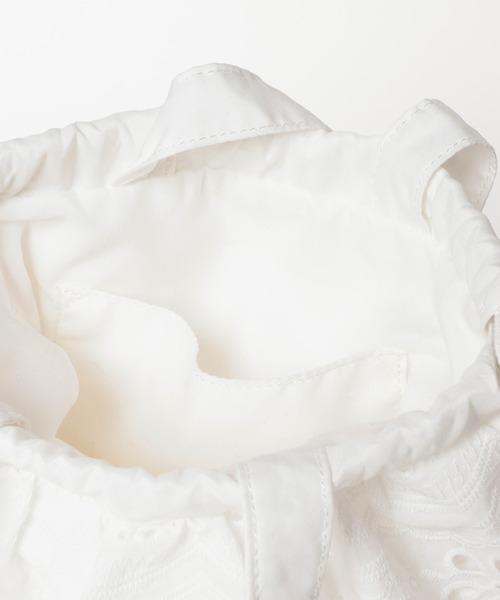 LOWRYS FARM（ローリーズファーム）の「フリルキンチャクＢＡＧ 656172（ハンドバッグ・レディース・ホワイト/ブラック・FREE）」の9枚目の写真