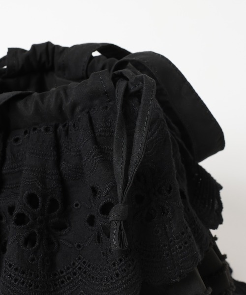 LOWRYS FARM（ローリーズファーム）の「フリルキンチャクＢＡＧ 656172（ハンドバッグ・レディース・ホワイト/ブラック・FREE）」の7枚目の写真