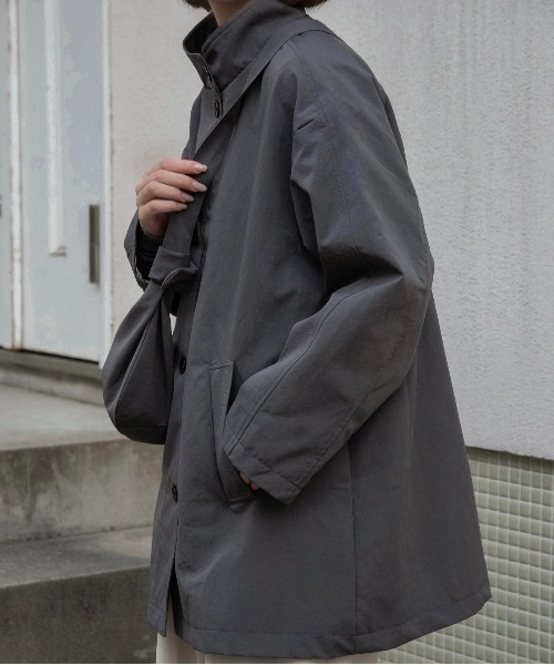 lawgy（ラウジー）の「bag set sleeve stripe trench coat / バッグセットスリーブストライプトレンチコート（トレンチコート・レディース・チャコール/ベージュ・FREE）」の4枚目の写真