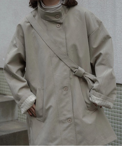 lawgy（ラウジー）の「bag set sleeve stripe trench coat / バッグセットスリーブストライプトレンチコート（トレンチコート・レディース・チャコール/ベージュ・FREE）」の21枚目の写真