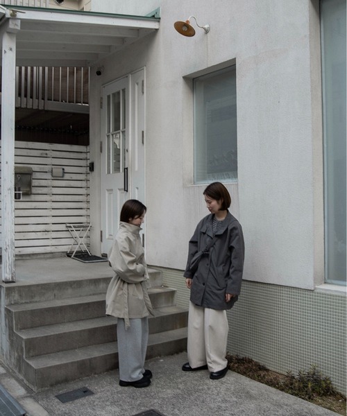 lawgy（ラウジー）の「bag set sleeve stripe trench coat / バッグセットスリーブストライプトレンチコート（トレンチコート・レディース・チャコール/ベージュ・FREE）」の12枚目の写真