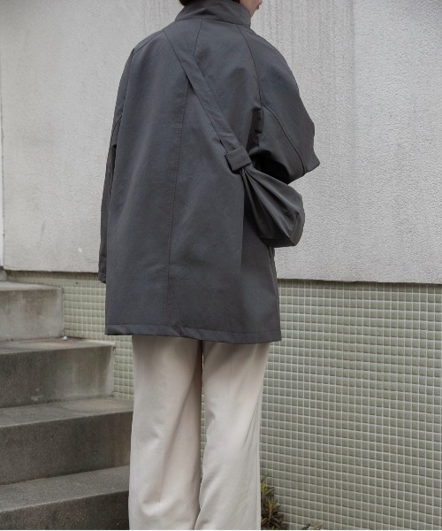 lawgy（ラウジー）の「bag set sleeve stripe trench coat / バッグセットスリーブストライプトレンチコート（トレンチコート・レディース・チャコール/ベージュ・FREE）」の6枚目の写真